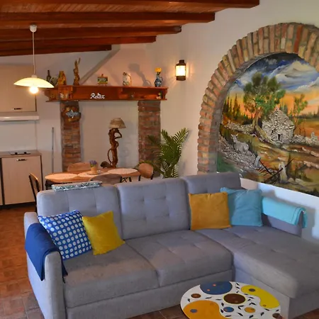 Apartment Retro In Nature Pula