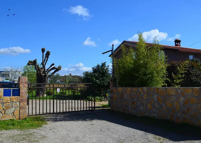 Retro In Nature Apartmán Pula